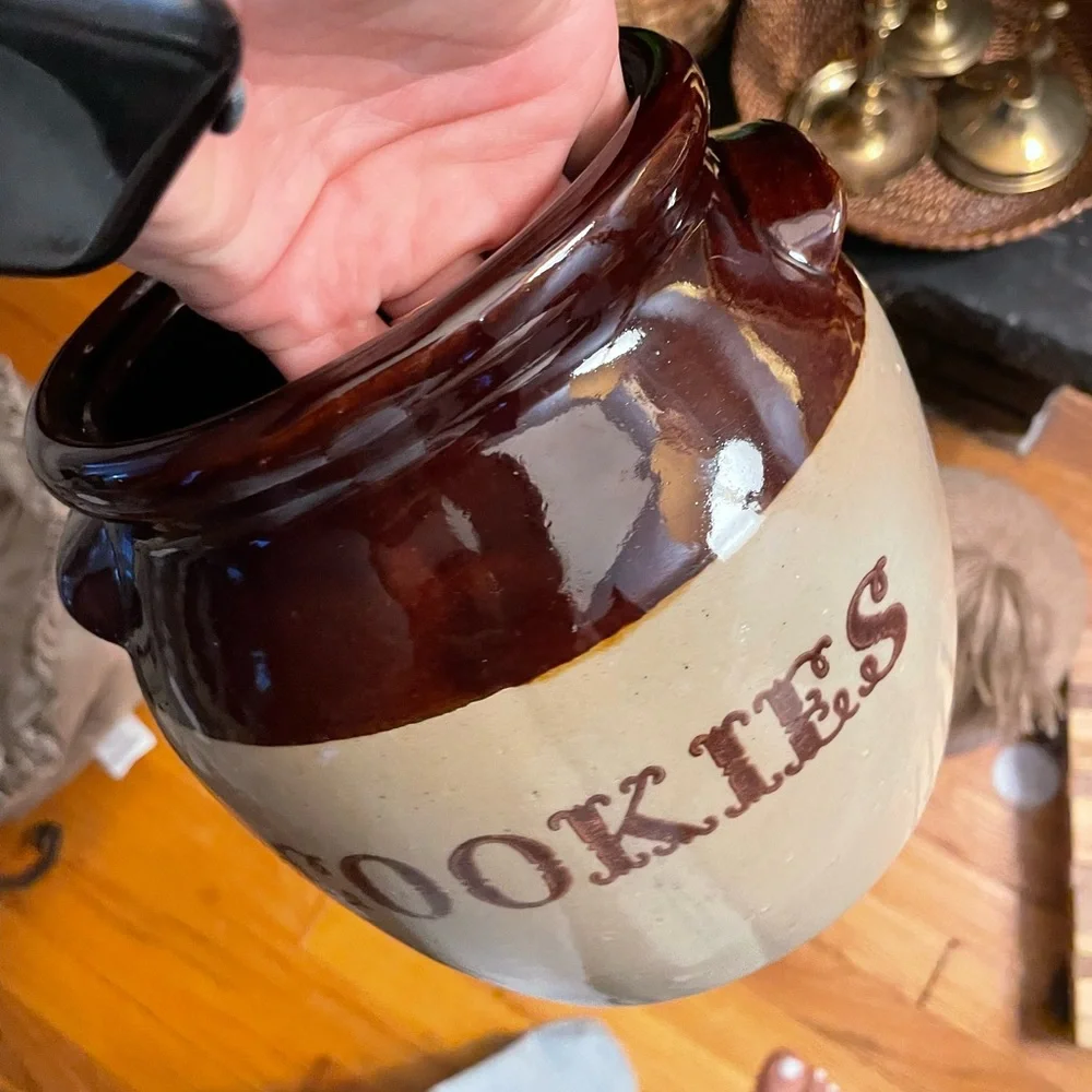 Vintage Brown and Cream Cookie Jar - Classic Kitchen Storage